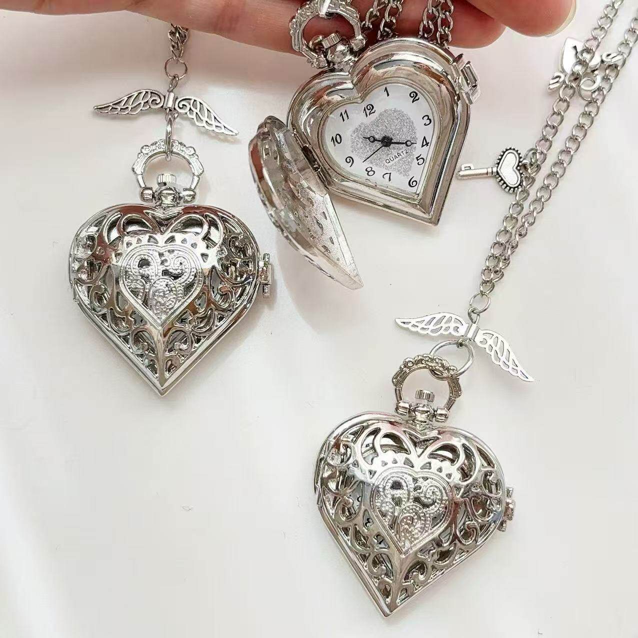 Collier chaîne montre à gousse - Vintage Alarm Clock avis et prix